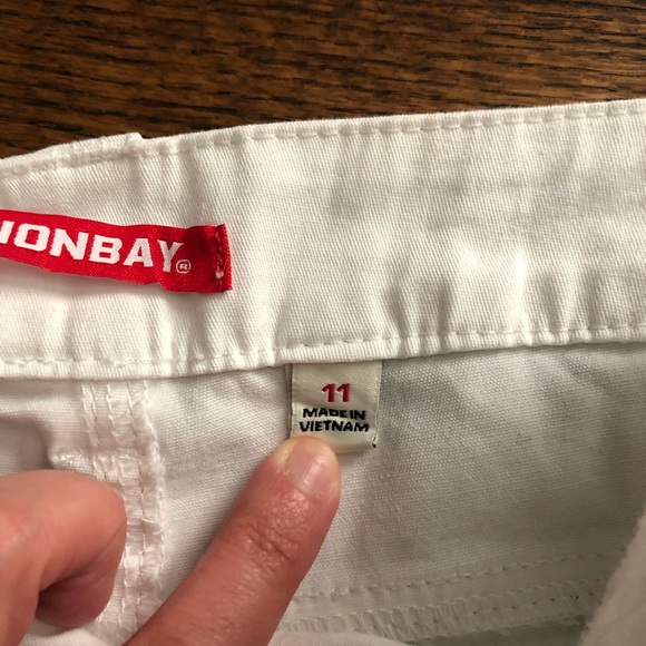 Union Bay White Shorts NWT - Picture 2 of 3